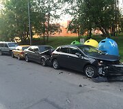 Sostinės Mokyklos gatvėje apdaužyti penki automobiliai