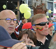 Roką Milevičių į regatą "Volvo Ocean Race" i&scaron;lydėjo minia lietuvių, tėvai ir draugė Erika 2014 m. spalio 11 d. 