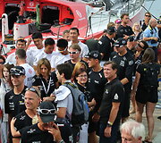 Roką Milevičių į regatą "Volvo Ocean Race" i&scaron;lydėjo minia lietuvių, tėvai ir draugė Erika 2014 m. spalio 11 d. 