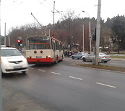 Sugedęs troleibusas sostinės T.Narbuto gatvėje