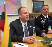 Kra&scaron;to apsaugos viceministras Marijus Velička susitiko su JAV Valstybės departamento sekretoriaus patarėju Europos ir Eurazijos klausimais pavaduotoju Ericu Rubinu  2014 m. gruodžio 11 d. 