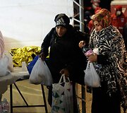 I&scaron;gelbėti įgulos palikto nelegalų laivo &bdquo;Ezadeen&ldquo; keleiviai  2015 m. sausio 03 d. 
