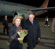 Į Lietuvą atskrido Vokietijos gynybos ministrė dr. Ursula von der Leyen  2015 m. balandžio 14 d. 