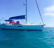 Jachtos &bdquo;&Scaron;vyturys Challenger Sailing&ldquo; ekipažas Antigvos regatoje