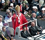 Popiežiaus Benedikto XVI &bdquo;papomobilis&ldquo;