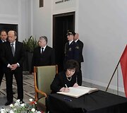 Lietuvos delegacija pagerbė L.Kaczynskio atminimą