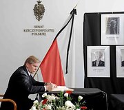 Lietuvos delegacija pagerbė L.Kaczynskio atminimą