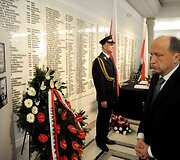 Lietuvos delegacija pagerbė L.Kaczynskio atminimą