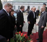 Lietuvos delegacija pagerbė L.Kaczynskio atminimą