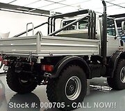 &bdquo;Ebay&ldquo; galima įsigyti ypatingą Arnoldo Schwarzeneggerio visureigį &ndash; &bdquo;Mercedes Benz Unimog&ldquo;