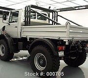 &bdquo;Ebay&ldquo; galima įsigyti ypatingą Arnoldo Schwarzeneggerio visureigį &ndash; &bdquo;Mercedes Benz Unimog&ldquo;