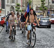 Nuogas protestas Briuselyje