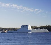 Moderniausias amerikiečių eskadrinis minininkas &bdquo;USS Zumwalt&ldquo; &ndash; nematomas radarams