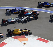 &bdquo;Red Bull&ldquo; pilotas Daniilas Kvyatas taranavo Sebastieną Vettelį