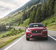 &bdquo;Jaguar" naujokas &ndash; miesto visureigis F-PACE atvyko į Lietuvą