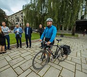 Eismo dalyvių lenktynės Kaune: maratonininkas prie&scaron; dviratį, autobusą ir automobilį