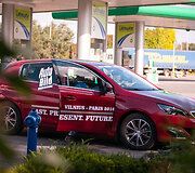 2000 km žygis i&scaron; Vilniaus į Paryžių su 30 metų senumo &bdquo;Peugeot 305&ldquo; ir naujuoju 308