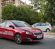 2000 km žygis i&scaron; Vilniaus į Paryžių su 30 metų senumo &bdquo;Peugeot 305&ldquo; ir naujuoju 308