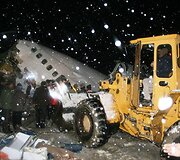 Irane per pūgą sudužo lėktuvas
