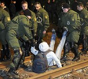 Žaliųjų protestas Vokietijoje prie&scaron; branduolinių atliekų gabenimą
