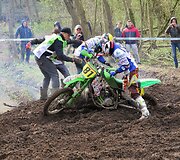 Motokroso, enduro ir keturračių meistrai &scaron;alia Vievio esančioje &bdquo;Crazy Ferma&ldquo; trasoje pradėjo varžybų sezoną.