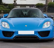Parduodamas vienintelis pasaulyje žydros spalvos &bdquo;Porsche 918 Spyder&ldquo;