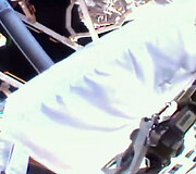 Astronautė Peggy Whitson ir kosmoso naujokas Jackas Fischeris i&scaron;ėjo į atvirą kosmosą