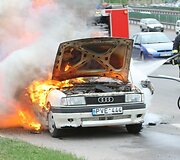 Vilniuje sudegė &bdquo;Audi&ldquo;