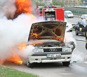 Vilniuje sudegė &bdquo;Audi&ldquo;