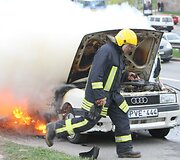 Vilniuje sudegė &bdquo;Audi&ldquo;
