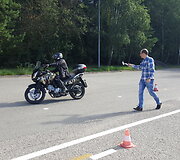  &bdquo;Mototurizmo ralio&ldquo; daugkartiniai dalyviai, &scaron;ių metų renginio ambasadoriai &ndash; Mindaugas Kazlauskas ir Henrikas Pupelis.