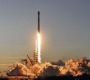 &bdquo;SpaceX&ldquo; sėkmingai paleido ir nutupdė jau panaudotą raketą