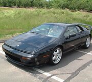 Lotus Esprit &ndash; vienas i&scaron; paskutiniųjų automobilių su pasislepiančiais žibintais. (PeteBergeron, Wikimedia(CC BY-SA 3.0)