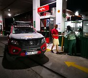 Lietuvos žurnalistai Peru degalinėje