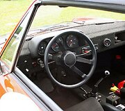 Interjeras buvo labai paprastas, bet juk 914 buvo pigiausias to laiko Porsche. (Abehn, Wikimedia)