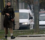 Sarajeve islamistas ap&scaron;audė JAV ambasadą ir buvo nukautas