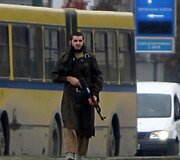 Sarajeve islamistas ap&scaron;audė JAV ambasadą ir buvo nukautas