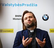 Vyriausiasis policijos kapelionas Algirdas Toliatas, &bdquo;BMW Mototurizmo sprinto&ldquo; spaudos konferencija