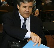 &bdquo;Deutsche Bank&ldquo; vadovui Josefui Ackermannui atsiųsta bomba