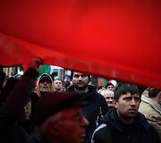 Bulgarai Sofijoje i&scaron;ėjo į gatves dėl milžini&scaron;kų sąskaitų už elektrą.