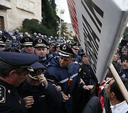 Protesto akcija Tiranoje virto kruvinomis kautynėmis.