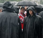 Gedinčių gerbėjų minia prie arenos