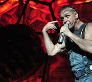 &bdquo;Rammstein&ldquo; scenoje