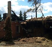 Sudegęs pastatas praėjus kelioms dienoms po gaisro