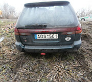 Nuo kelio nuskriejęs &bdquo;Subaru&ldquo;