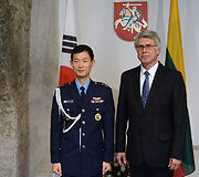 Naujo Korėjos gynybos ata&scaron;ė akreditavimas