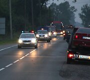 Lenkijos ugniagesiai važiuoja pro Ukmergę
