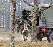 &Scaron;iose pratybose dalyvauja Lietuvos, Latvijos, Estijos ir Jungtinių Amerikos Valstijų kariai.