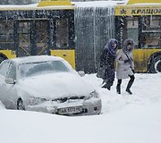 Ukrainoje gausiai prisnigus, paskelbta ypatingoji padėtis.