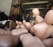 Kompanijos &bdquo;Biggins&ldquo; pripučiamos lėlės